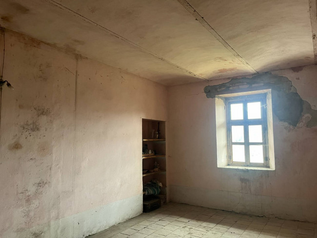 Cascina in Vendita a Robella