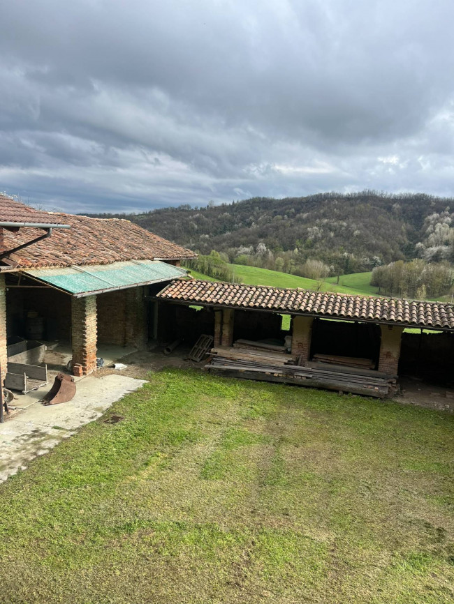 Cascina in Vendita a Robella