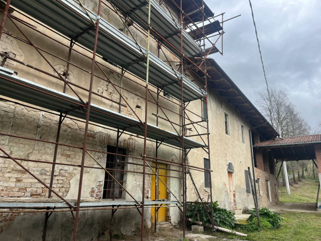 Porzione di casa in Vendita a Robella