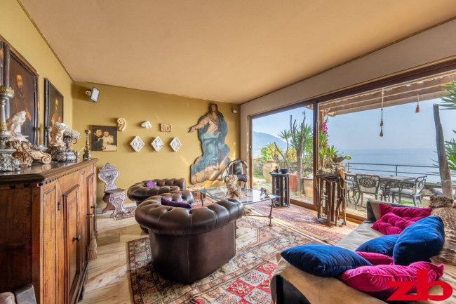 Villa in Vendita a Recco