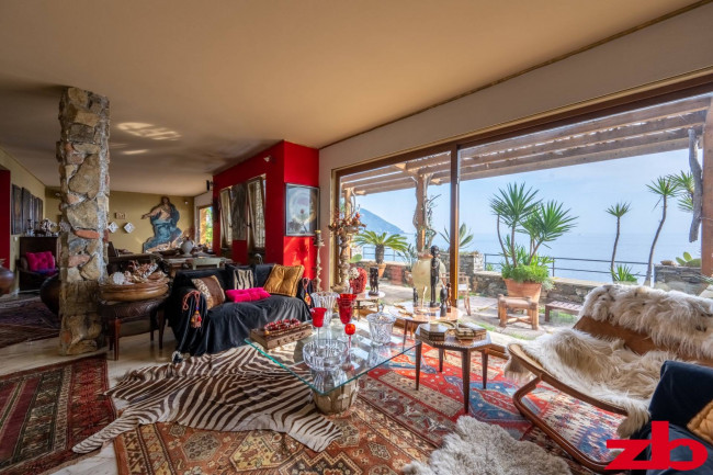 Villa in Vendita a Recco