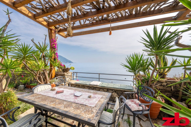 Villa in Vendita a Recco