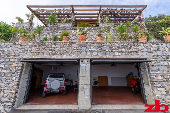 Villa in Vendita a Recco