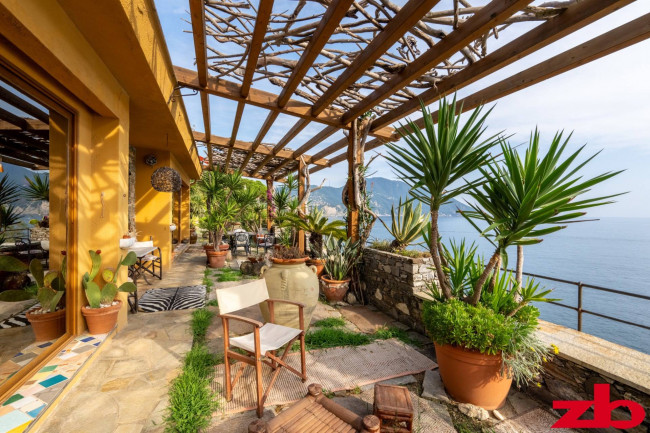 Villa in Vendita a Recco