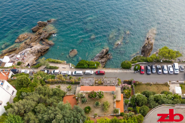 Villa in Vendita a Recco