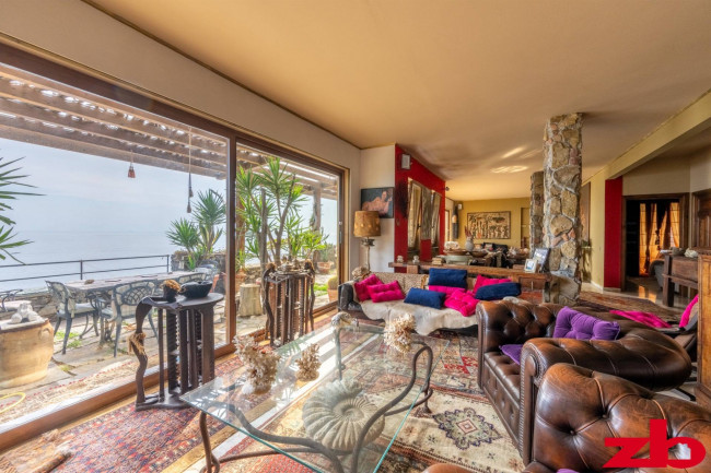 Villa in Vendita a Recco
