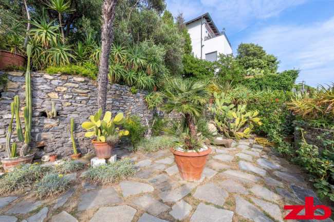 Villa in Vendita a Recco