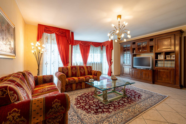 Apartment for Sale to Rivoli