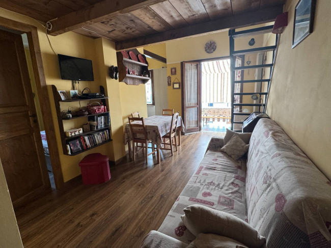 Apartment for Sale to Roburent