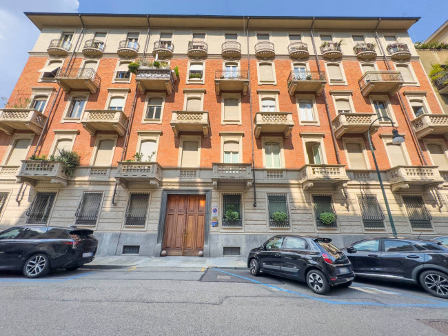 Apartment for Sale to Torino