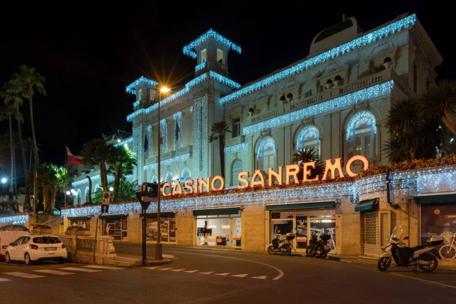 Attività Commerciale - Bar Tavola Calda - Fredda in Vendita a Sanremo