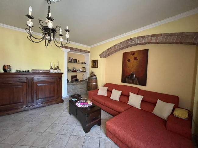 Cascina in Vendita a Neviglie