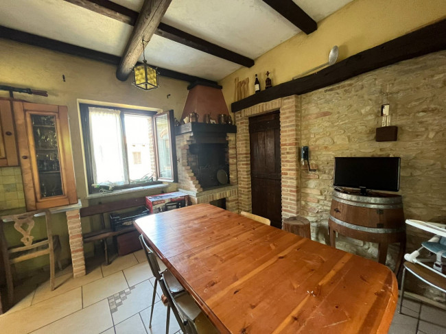 Cascina in Vendita a Neviglie