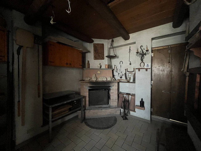 Cascina in Vendita a Neviglie