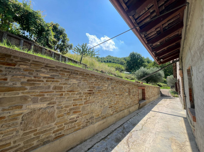 Cascina in Vendita a Neviglie