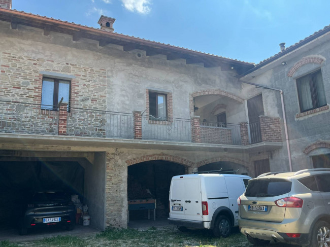 Cascina in Vendita a Neviglie