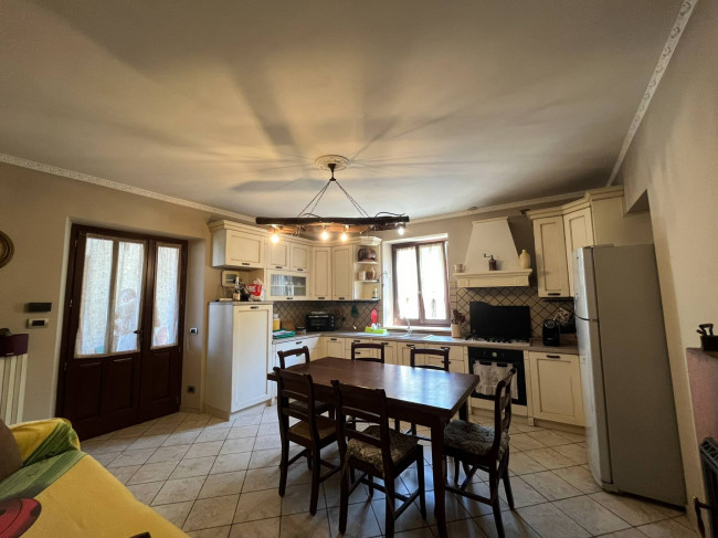 Cascina in Vendita a Neviglie