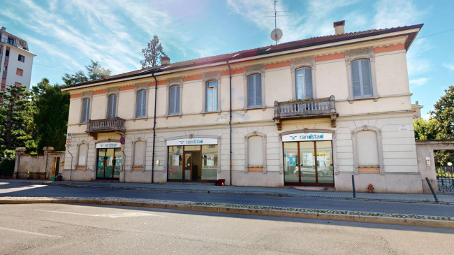 Shop for Sale to Abbiategrasso