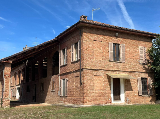 Casale in Vendita a Bruno