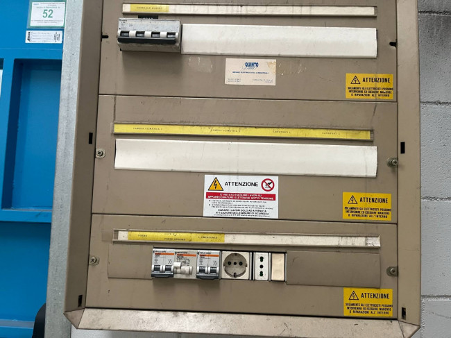 Centro logistico in Vendita a Castell'Alfero