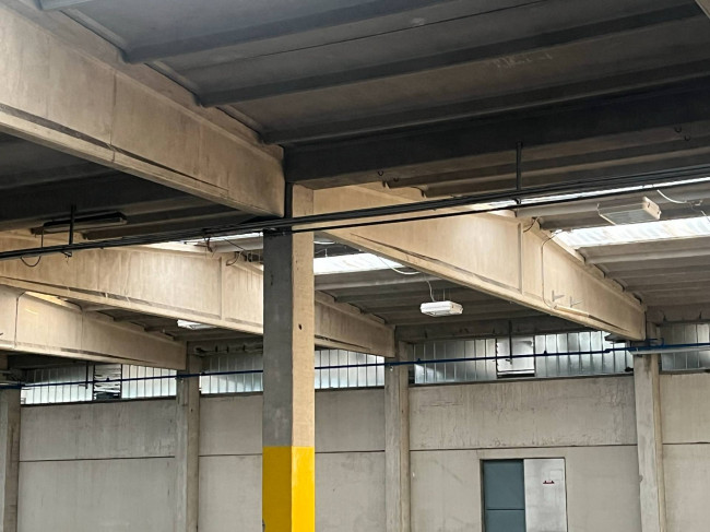 Centro logistico in Vendita a Castell'Alfero