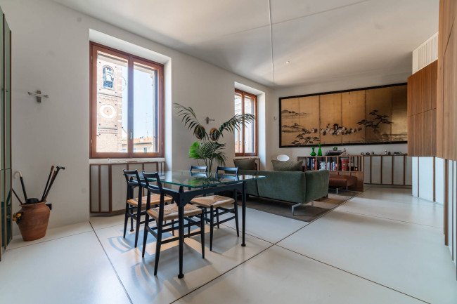 Apartment for Sale to Milano