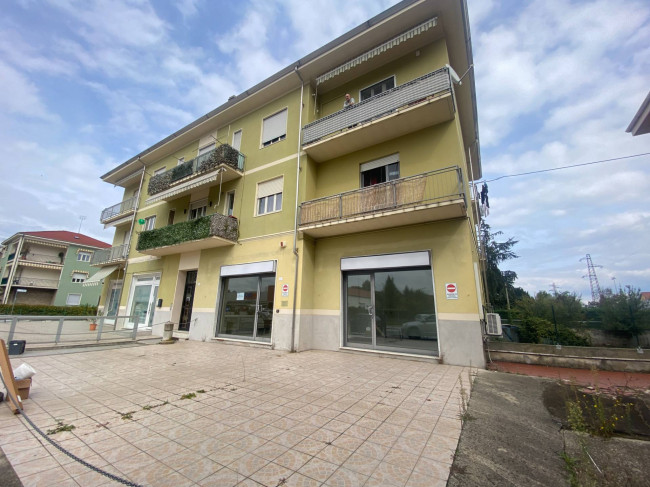 Commercial Property for Rent to Mondovì