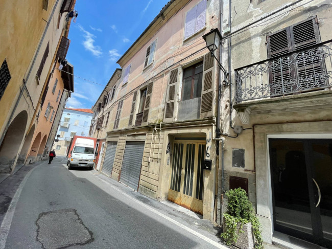 Semi-Detached House for Sale to Mondovì