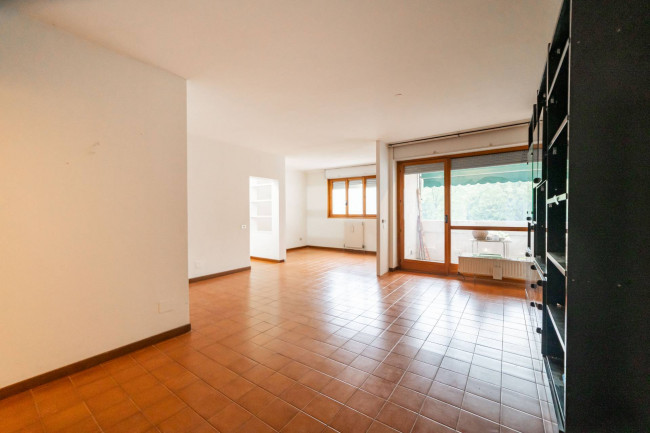 Apartment for Sale to Milano