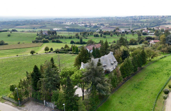 Villa in Vendita a Pino Torinese