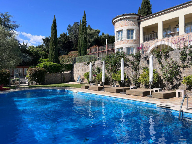 Villa in Vendita a Grasse