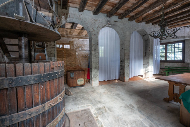 Castello in Vendita a Belforte Monferrato
