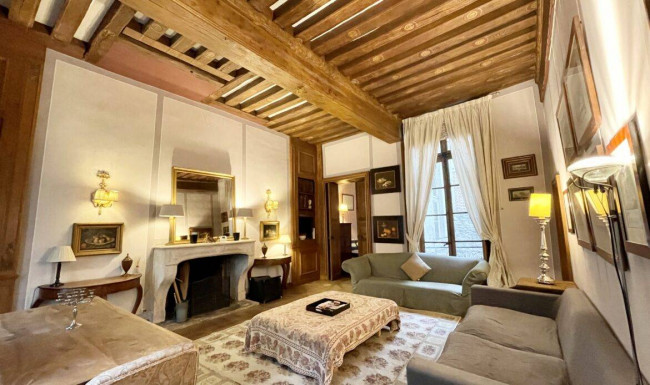 Apartment for Sale to Paris