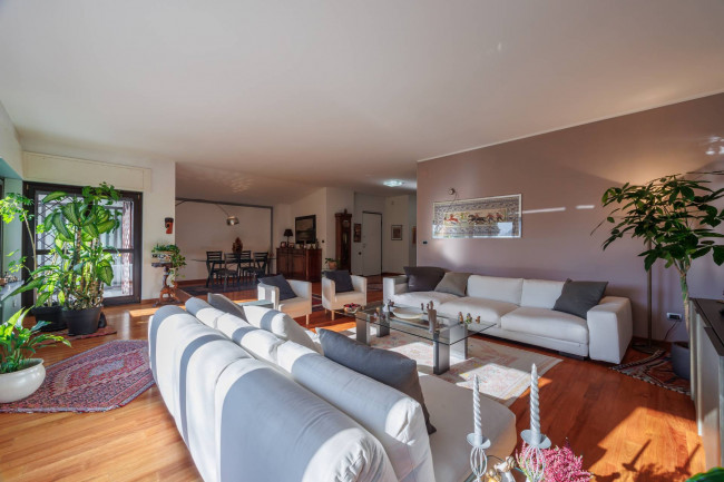 Apartment for Sale to Torino