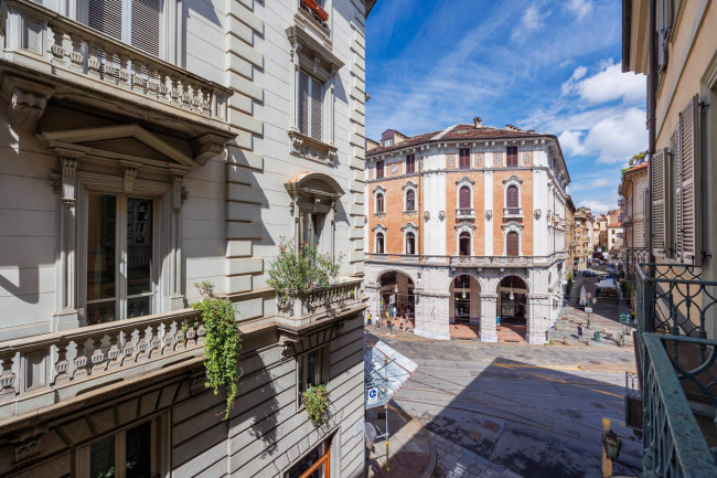 Apartment for Sale to Torino