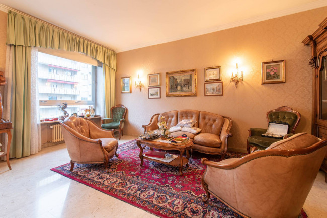 Apartment for Sale to Torino