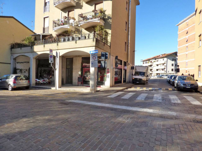 Locale commerciale in Vendita a Villasanta