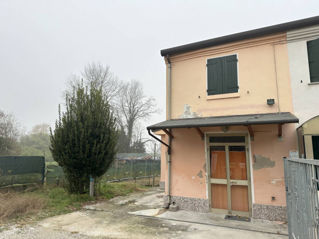 Porzione di casa in vendita a Crespino