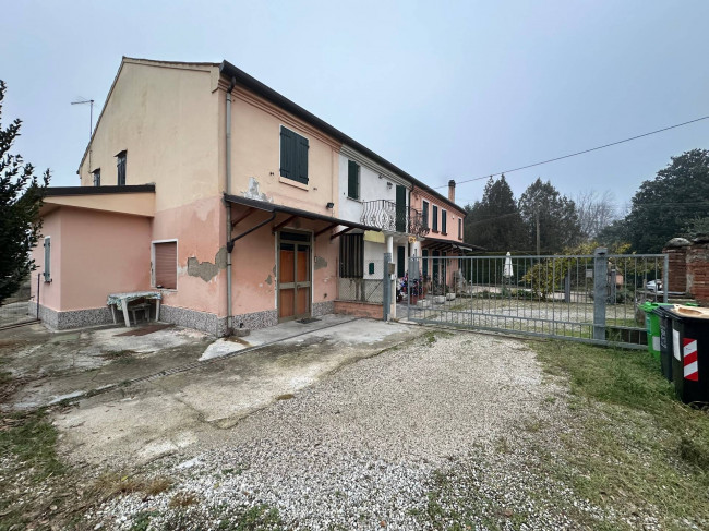 Porzione di casa in Vendita a Crespino