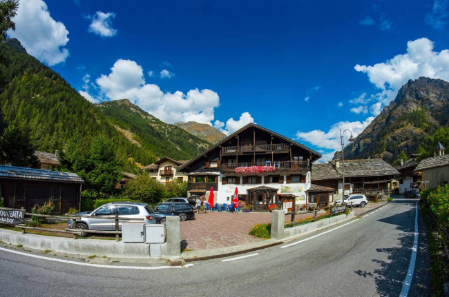 Albergo / Struttura ricettiva in vendita a Gressoney-Saint-Jean