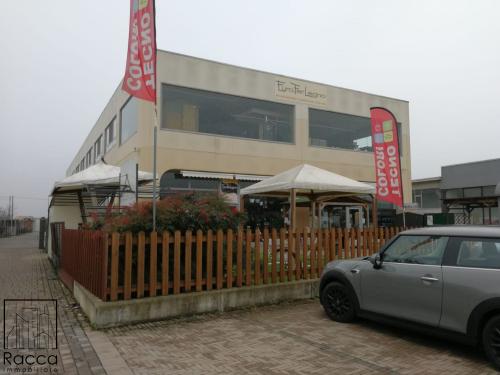 Locale commerciale in Vendita a Fossano