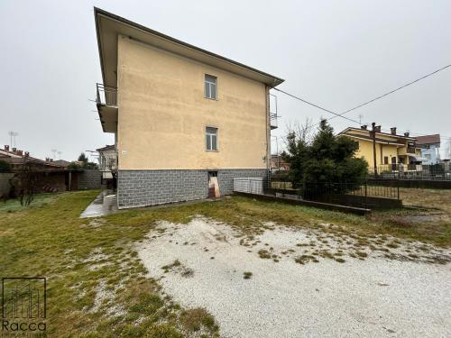 Casa indipendente in Vendita a Cuneo