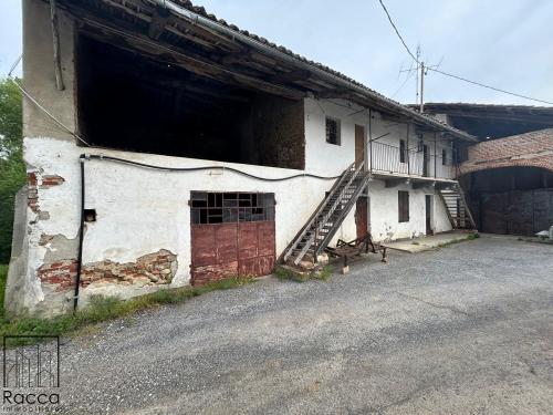 Casale in Vendita a Bene Vagienna