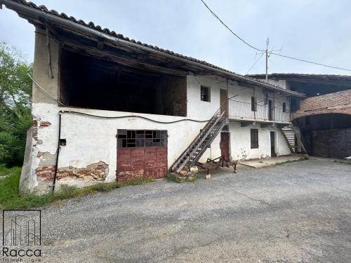 Casale in Vendita a Bene Vagienna