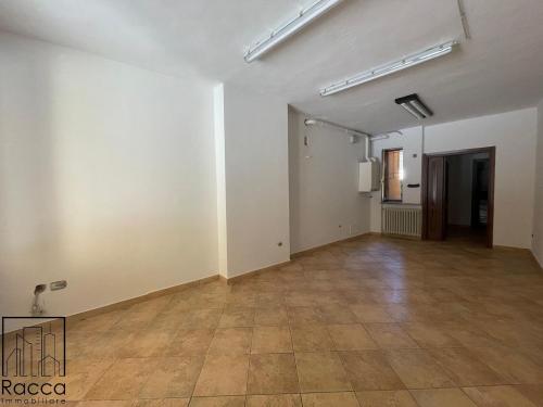 Locale commerciale in Vendita a Fossano