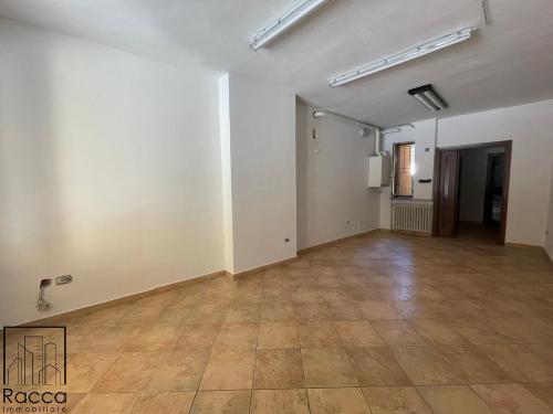 Locale commerciale in Vendita a Fossano