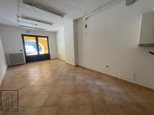 Locale commerciale in Vendita a Fossano