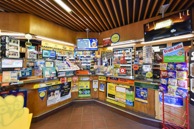 Attività Commerciale - Tabaccheria in Vendita a Torino