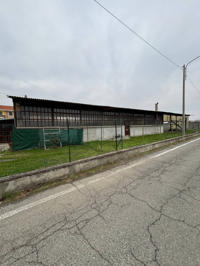 Capannone in Vendita a Ciriè