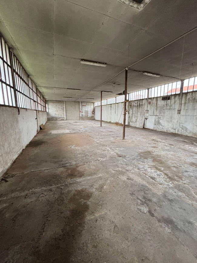 Capannone in Vendita a Ciriè